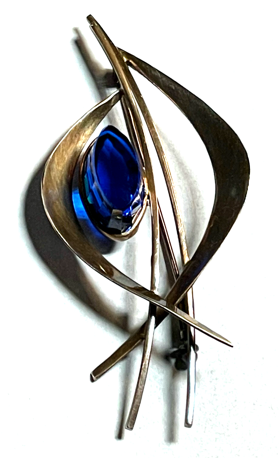 Vintage Design 333 Gold 8 K Brosche Anstecknadel mit Iolith Juwelier Qualität3