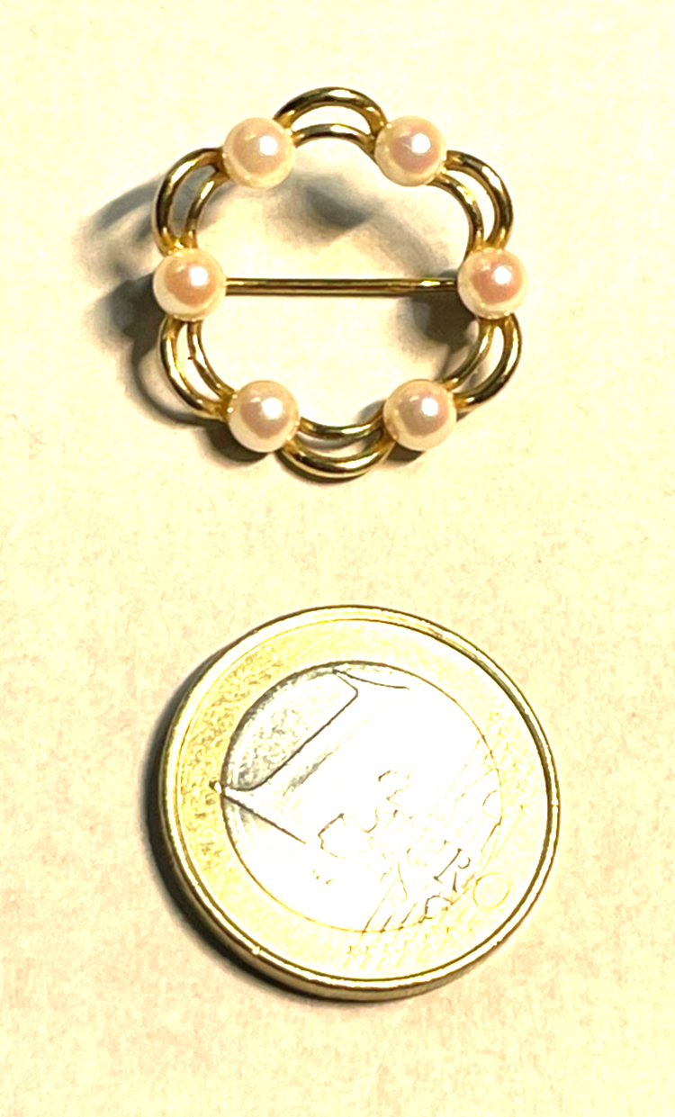 333 Gold 8 K Gelbgold runde klassische Brosche Anstecknadel mit 6 x Akoya Perle6