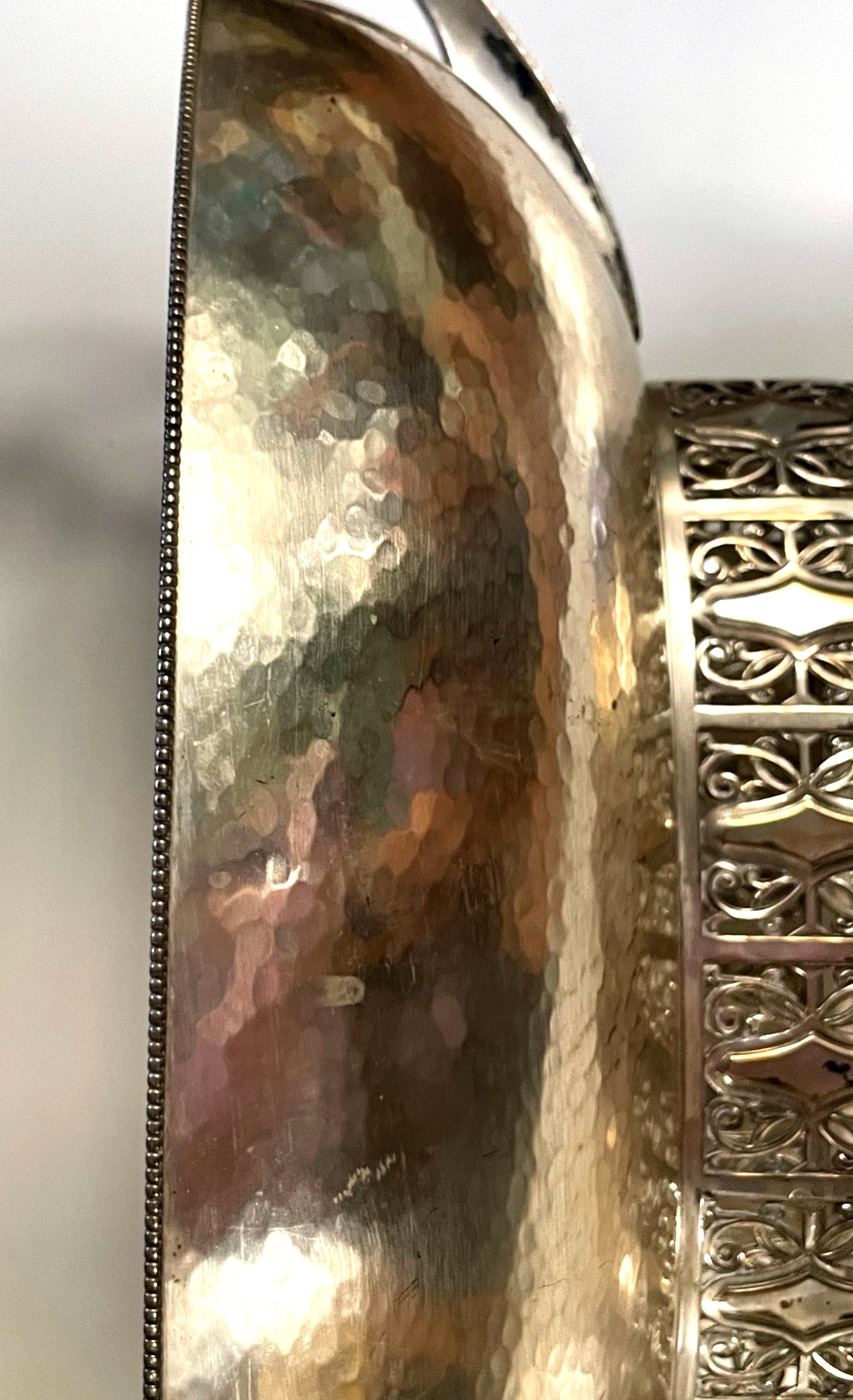 Jugendstil WMF dekorative Anbietschale auf Fuß Hammerschlag Dekor Straussenmarke11