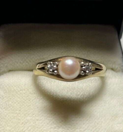 Solider 333 Gold 8 K Ring 1 Akoya Perle 2 Brillanten á 0,05 RG 56 Juwelier gepfl1