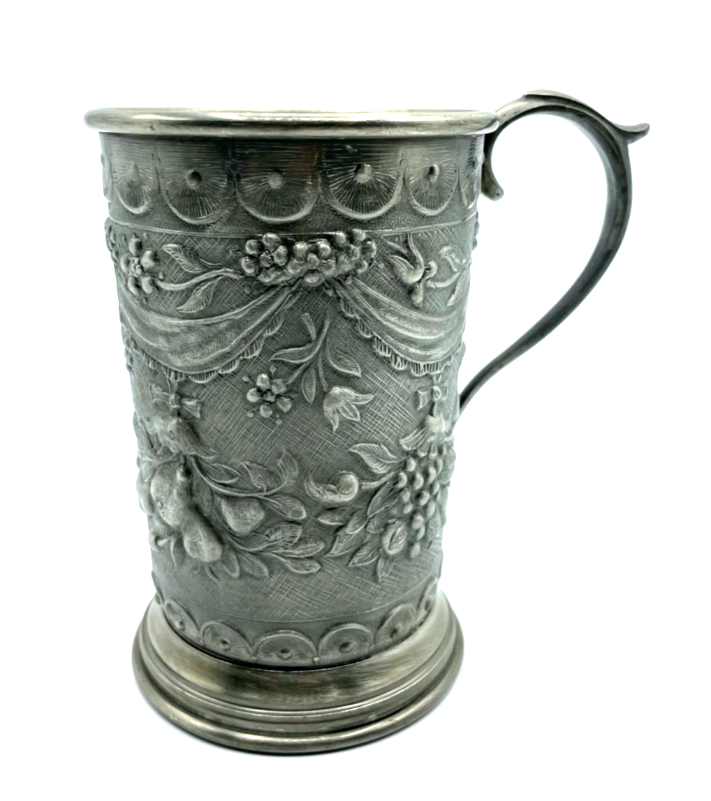 Wunderschöner Zinn Becher Italien handdekoriert floral Henkelbecher H 13,5 cm0