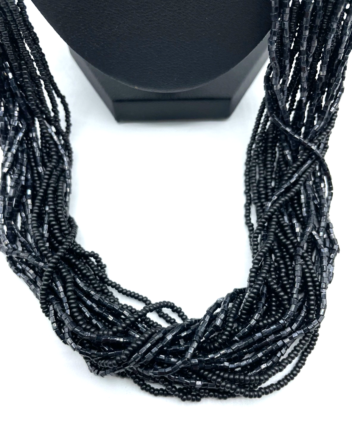 Attraktive 23 reihige schwarze Glas Perlen Kette 76 cm Ethno Stil Handarbeit1