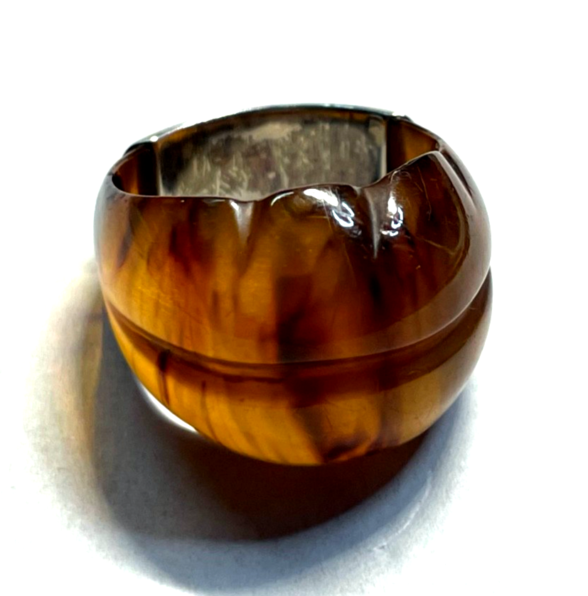 Designer Ring Silber und geschnitzter Kunstharz Bernstein Optik RG 57 Ø 18 mm2