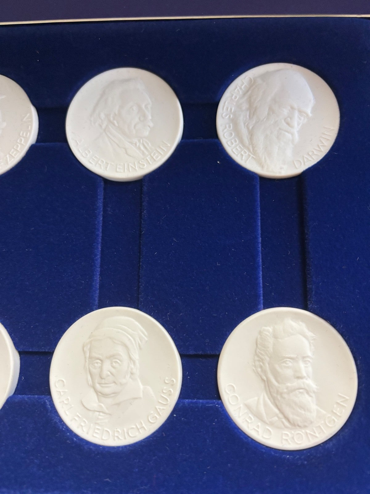 Meissen Porzellan Sammeledition 8 Medaillen 150 J Orden pour le mérité Ø 38 mm8