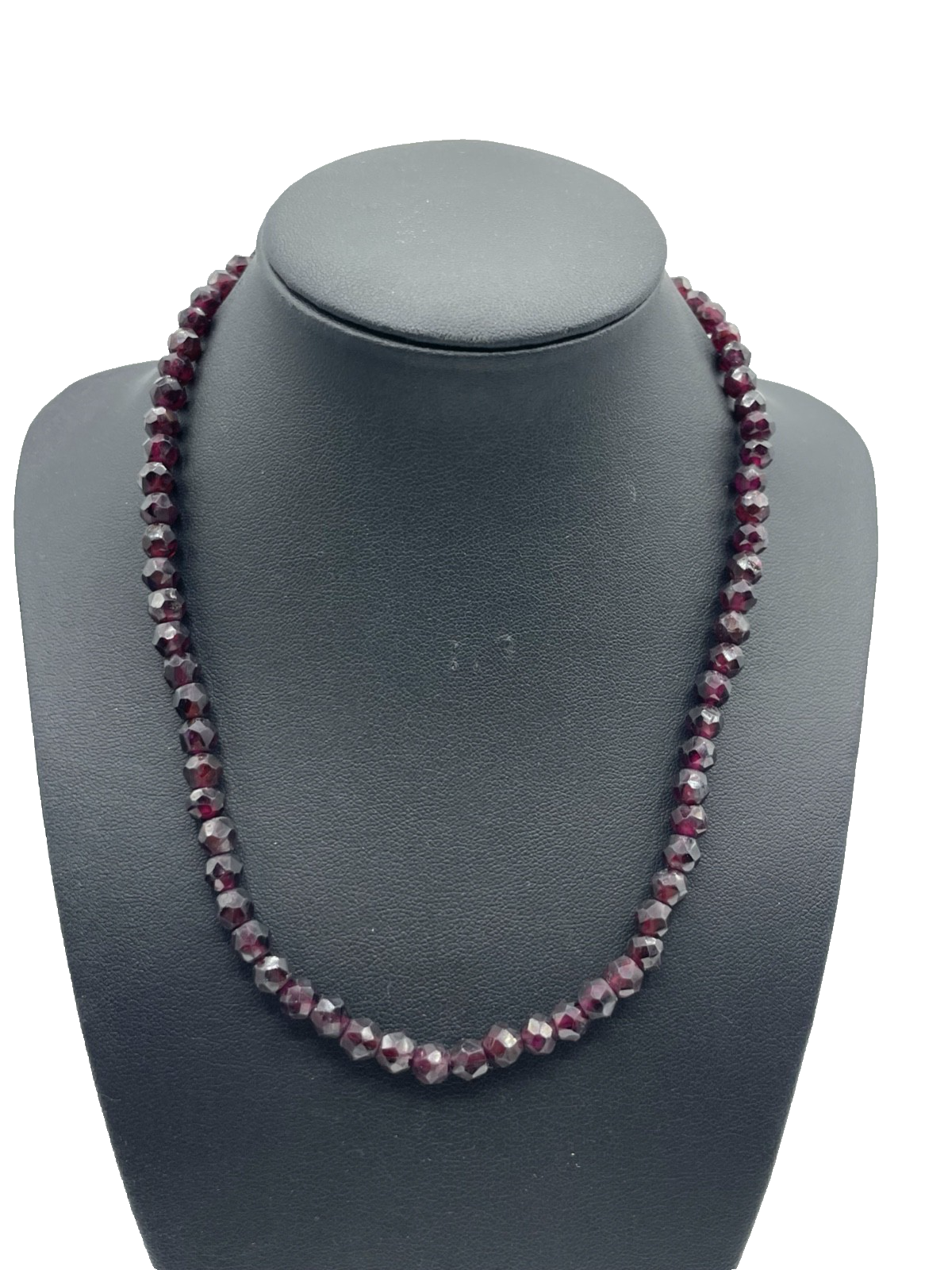 Attraktive 43 cm lange facettierte Granat Halskette mit 750 Gold Kugelschliesse2