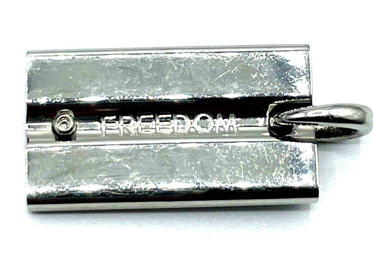Inori Edelstahl Anhänger Freedom mit kl. Brilli Diamant unisex L 37 mm B 17 mm6