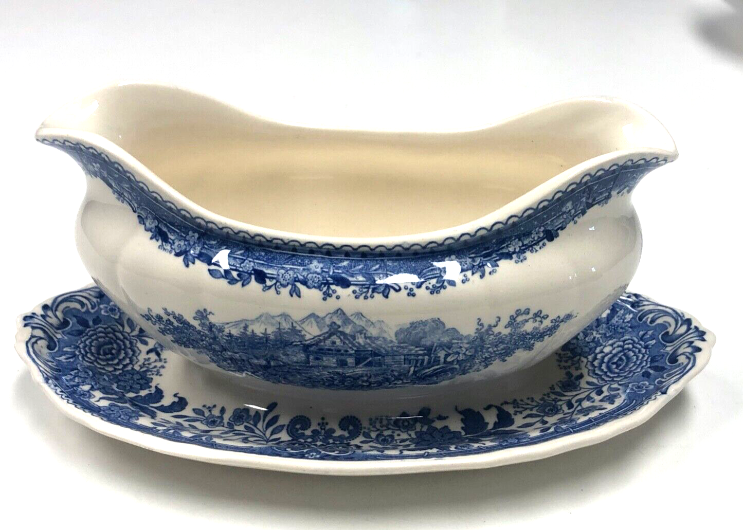 Villeroy & Boch Service Burgenland Sauciere weiß blau Soßenschale kleiner Chip0