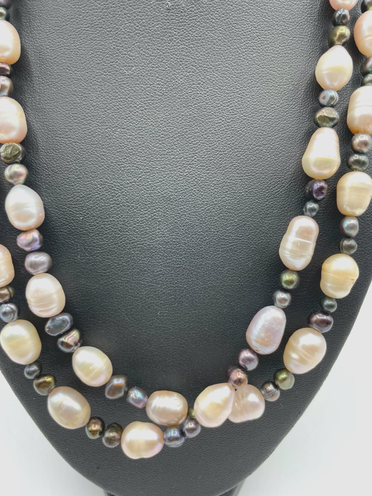 105 cm lange stattliche SWZ Perlenkette mehrfarbig B ca. 10 mm top gepflegt1