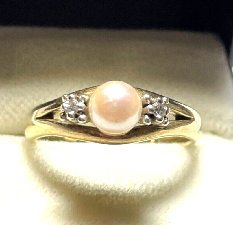 Solider 333 Gold 8 K Ring 1 Akoya Perle 2 Brillanten á 0,05 RG 56 Juwelier gepfl2