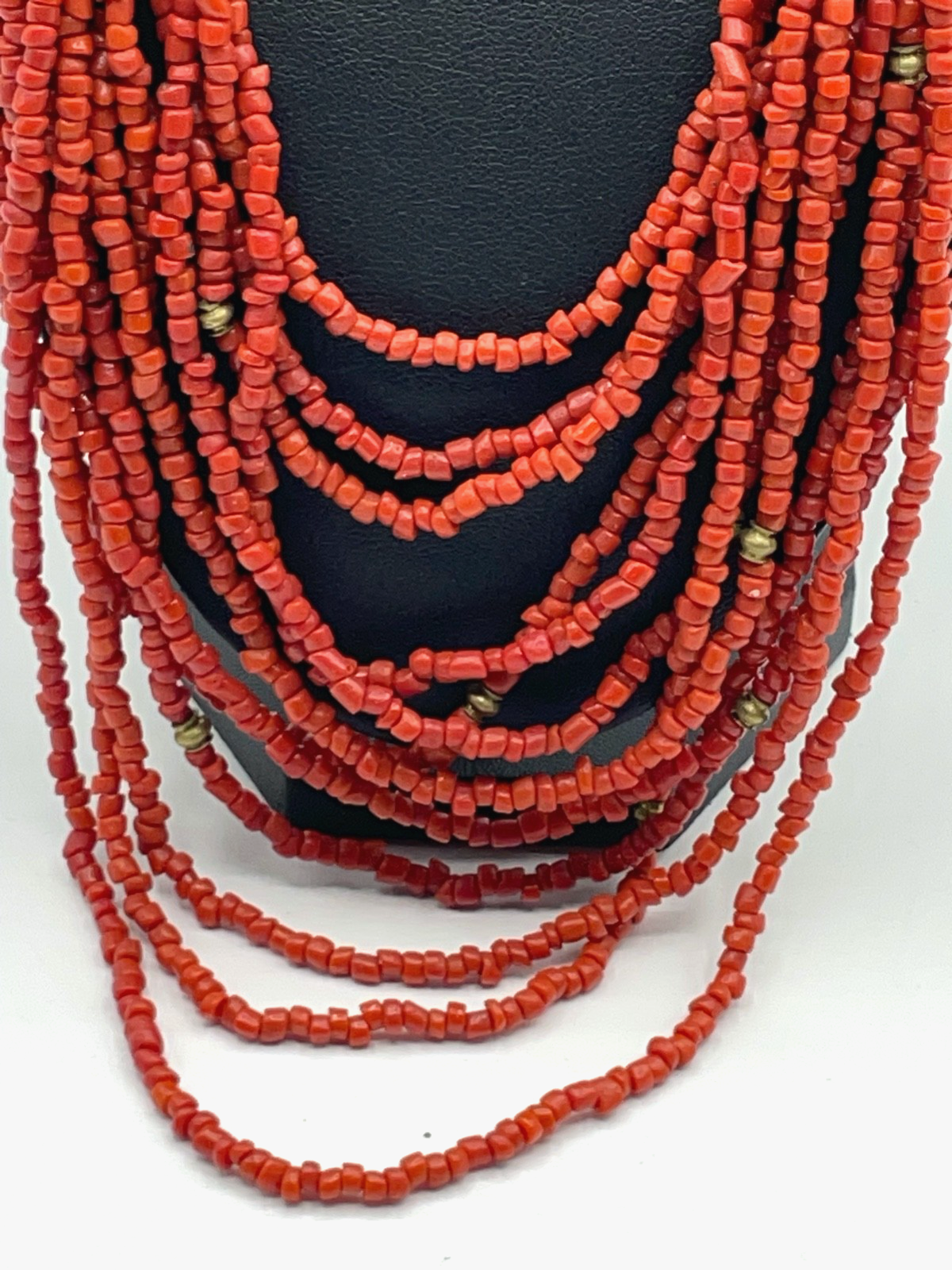 Attraktive 12 reihige Korallen Perlen Kette im Ethno Style Wasserfall Design2