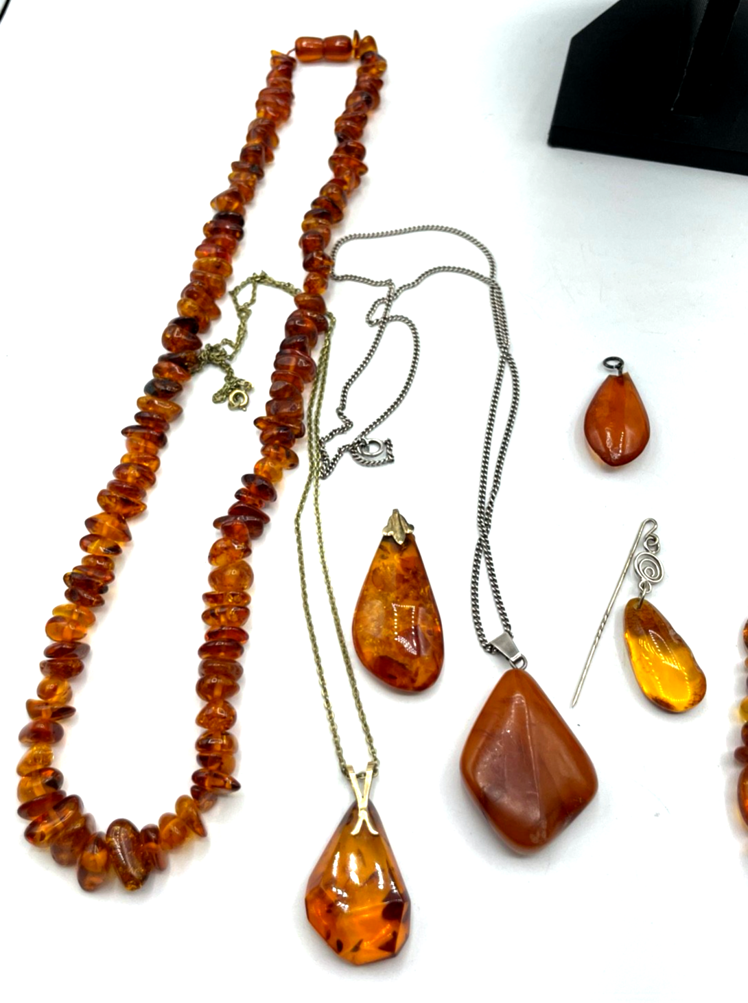 Konvolut tragbar gepfl. Bernstein Schmuck alt + neu Kette Anhänger Anstecknadel9
