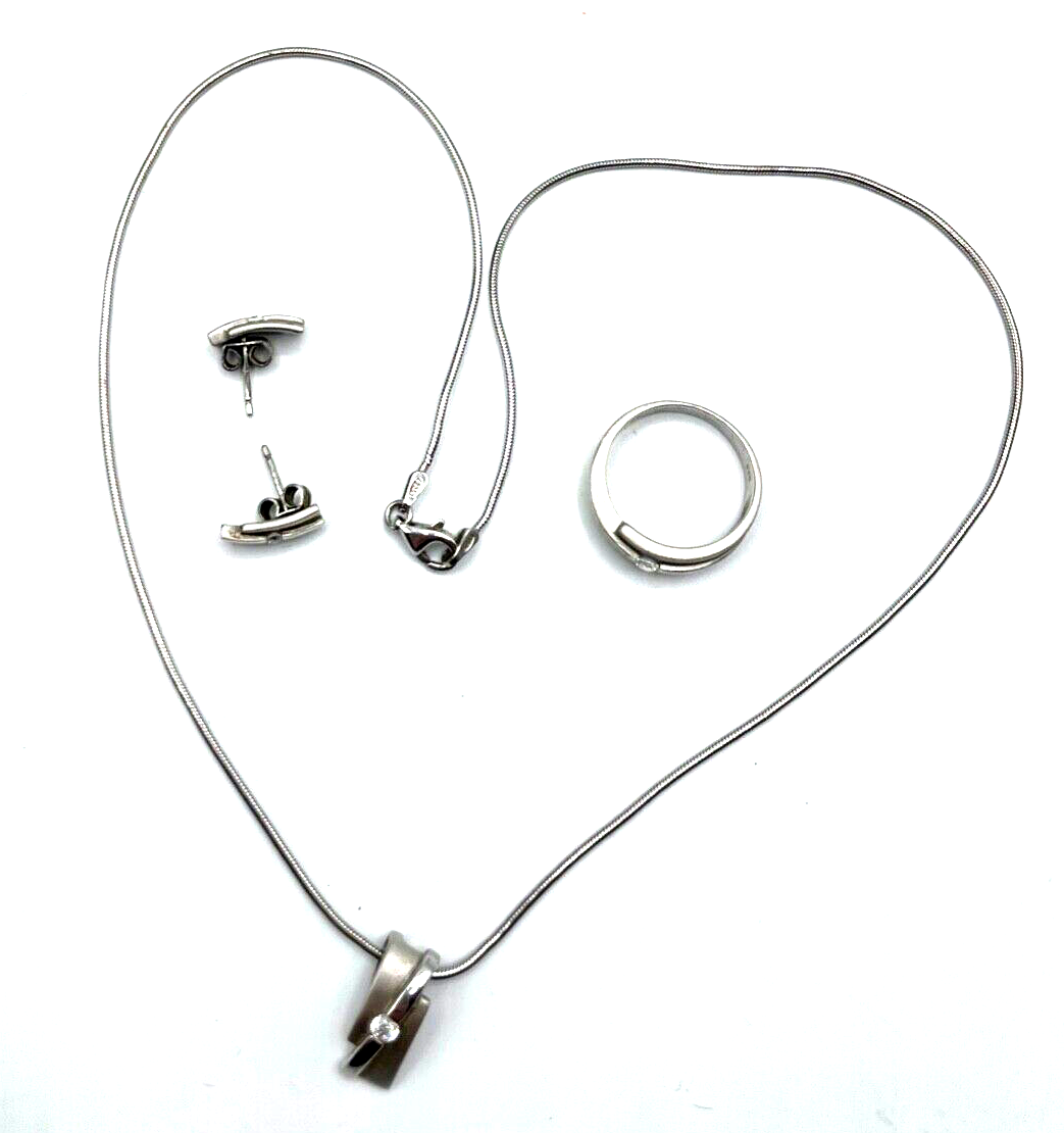 Modernes Set 925 Silber Ring + Kette mit Anhänger + Ohrstecker mit  Zirkonia3