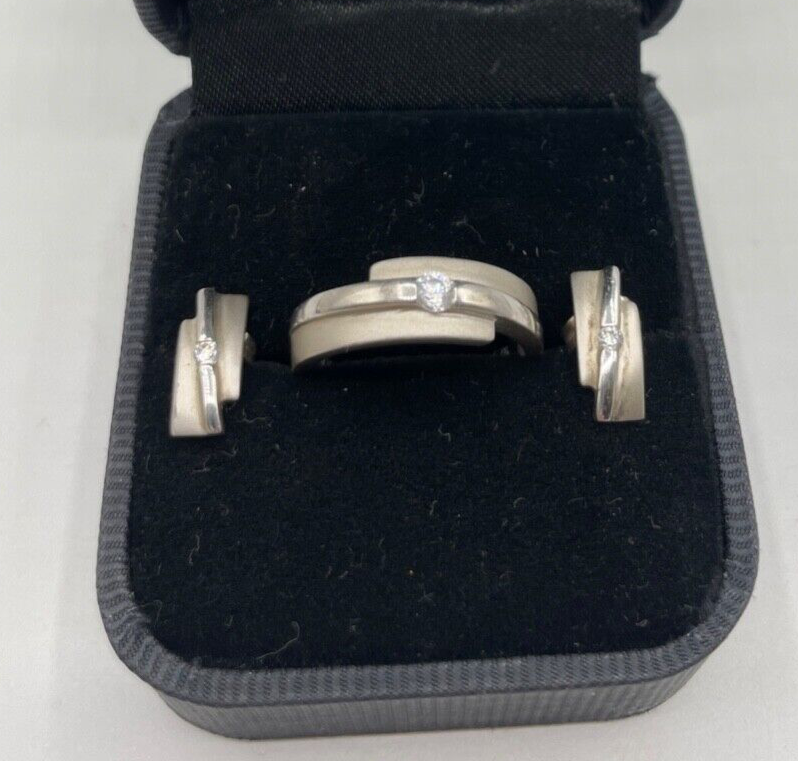 Modernes Set 925 Silber Ring + Kette mit Anhänger + Ohrstecker mit  Zirkonia2