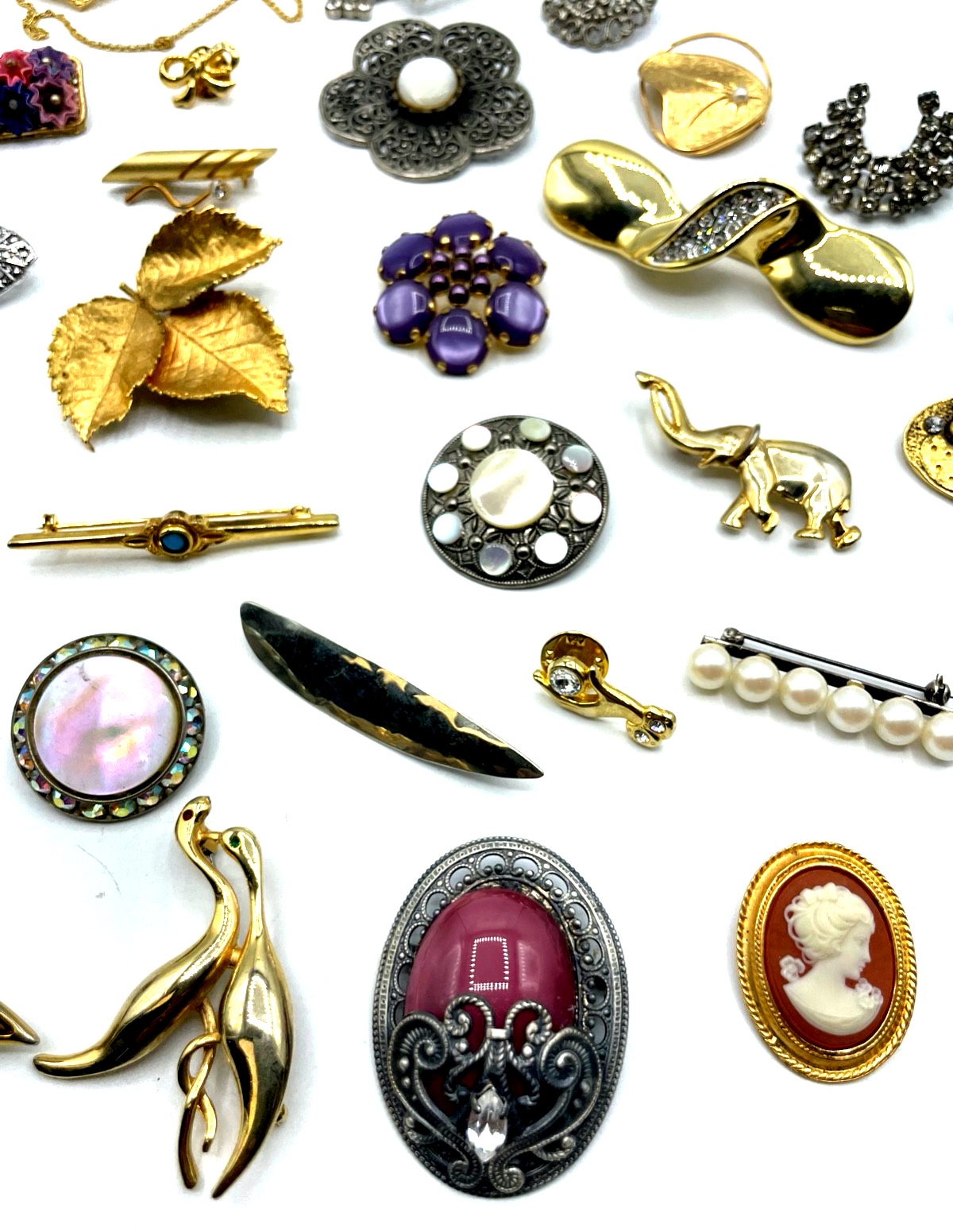 Konvolut 34 Stck. Broschen Anstecknadeln antik vintage + neu Modeschmuck gepfl.9