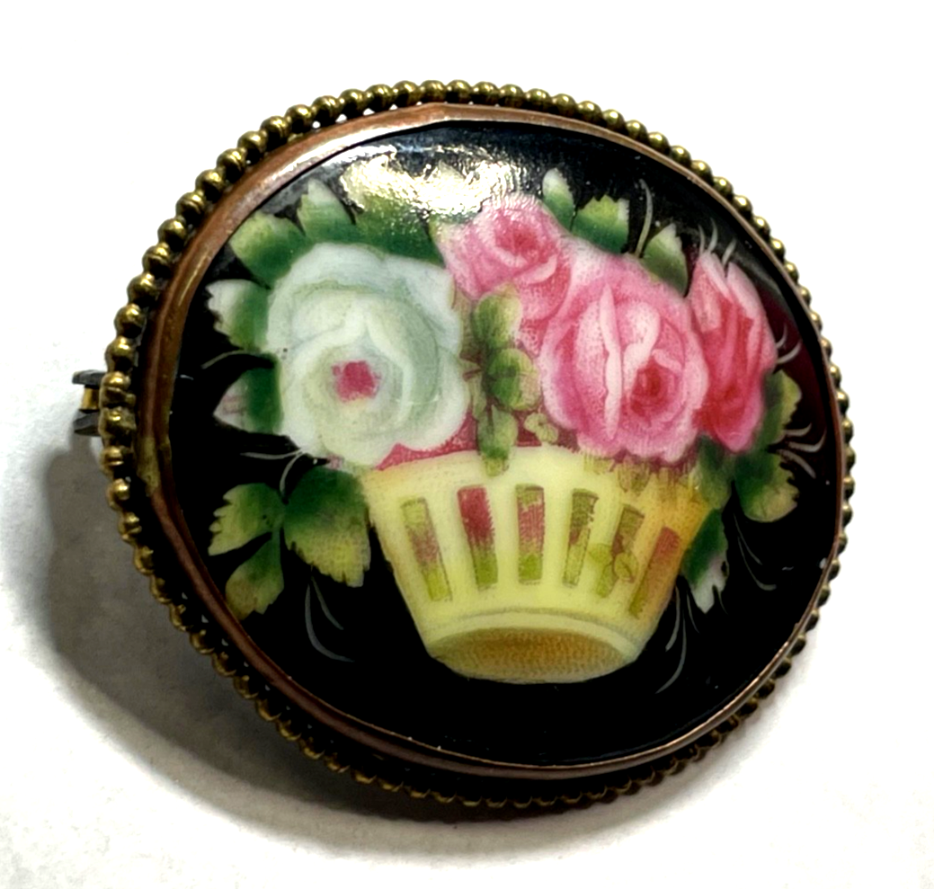 Antik Porzellan Brosche Rosen Motiv Handmalerei um 1900  sehr gepflegt 4,4 x 3,51