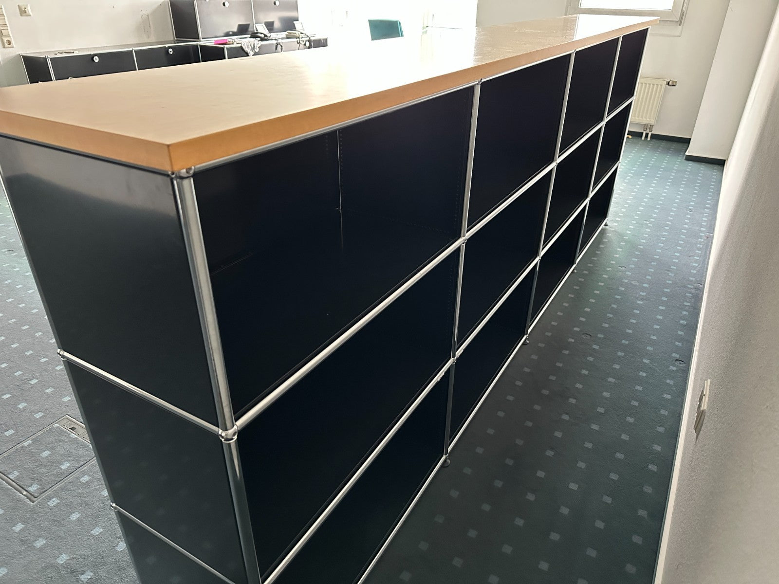 USM Haller Empfangstheke - Design Möbel Klassiker mit Holzplatte und Glasplatte4