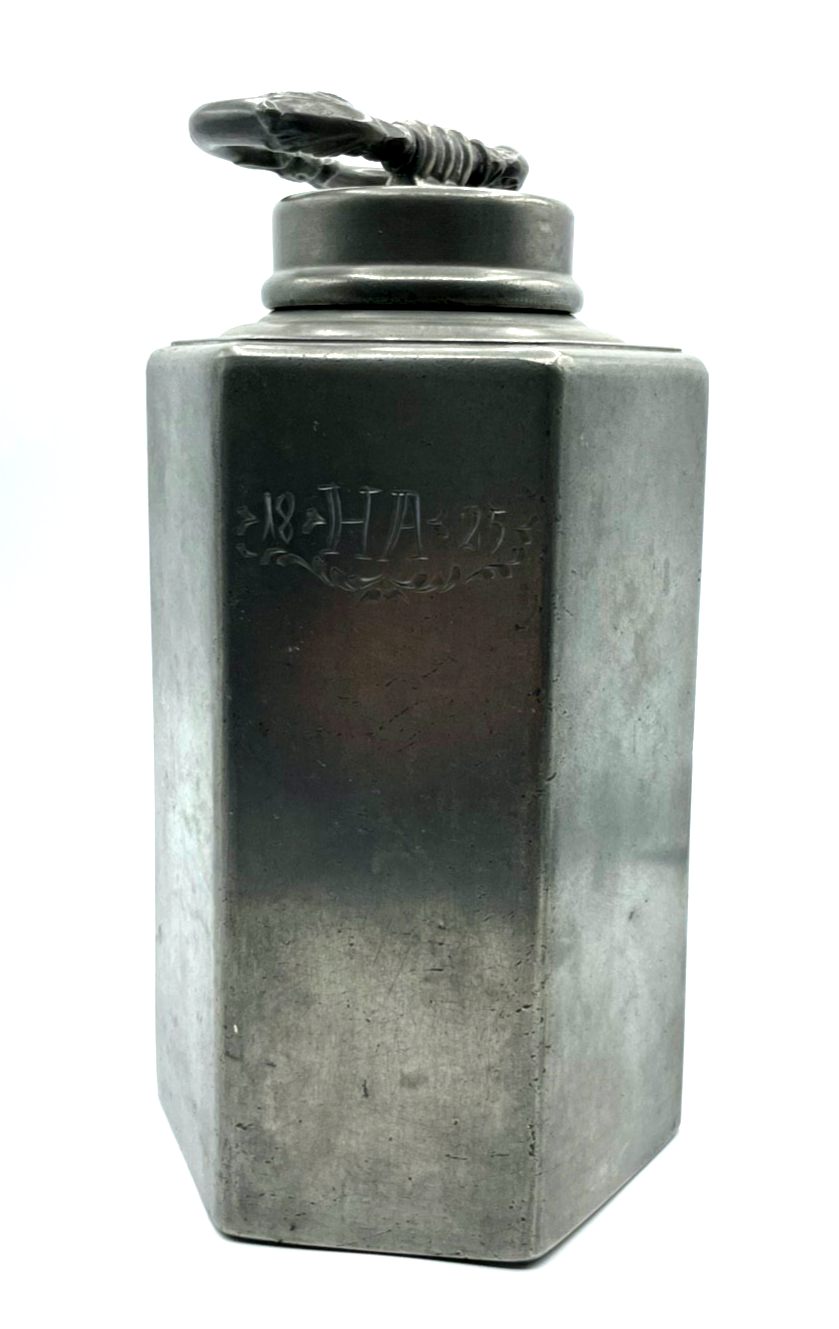 Alte große Zinn Feldflasche Prismenkanne Gravur HA 1825 dekorative Zinn Pitsche0