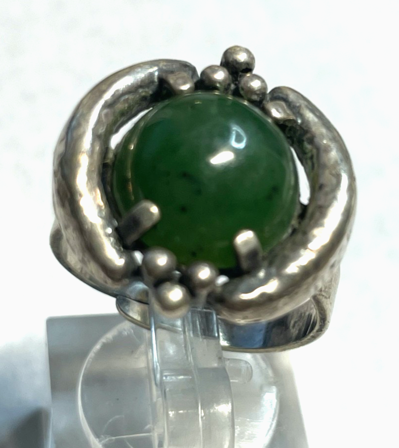 Brutalist Modernist 70erJ Silber Ring TEKA Design grüne Jade offene Ringschiene1