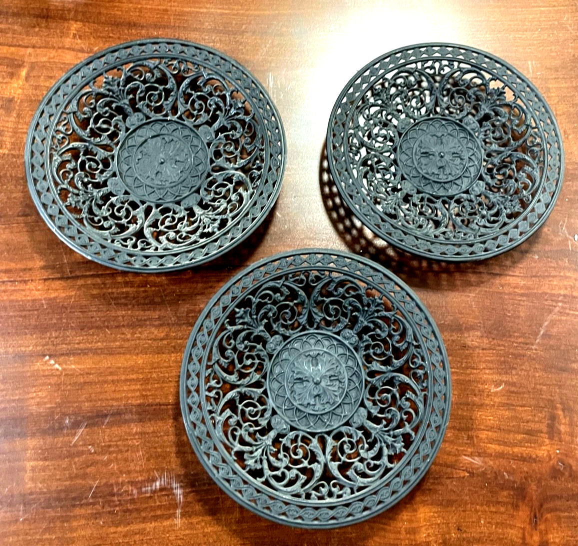 Vintage 3 SHW Eisenguss Gusseisen Teller Wandteller Durchbruch Dekor Ø 21 cm0