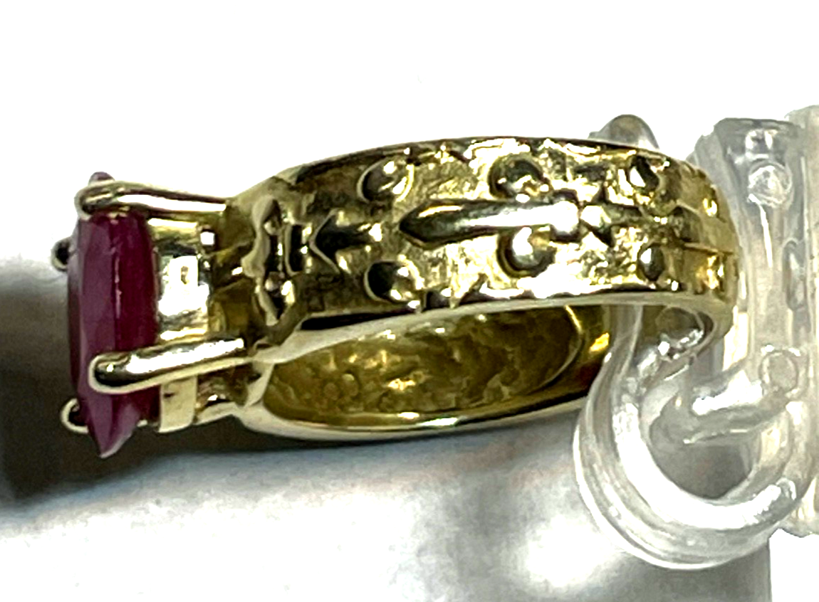 Exklusiver 585 Gold 14 K Ring gr. Rubin Fleur de Lys Wappen Lilie Dekor RG 516