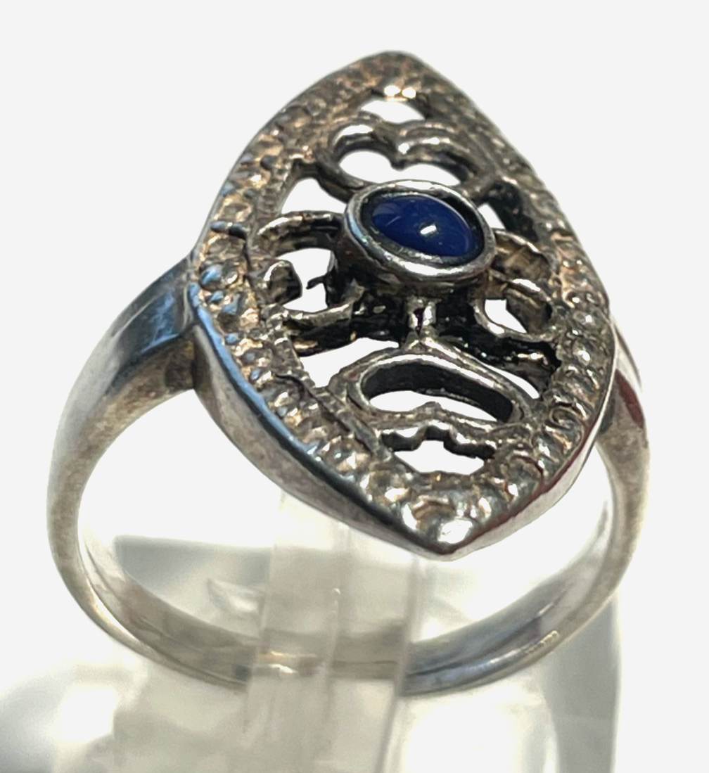 Aparter vintage Sterling Silber Ring Durchbruch + Lapislazuli Cabochon RG 542