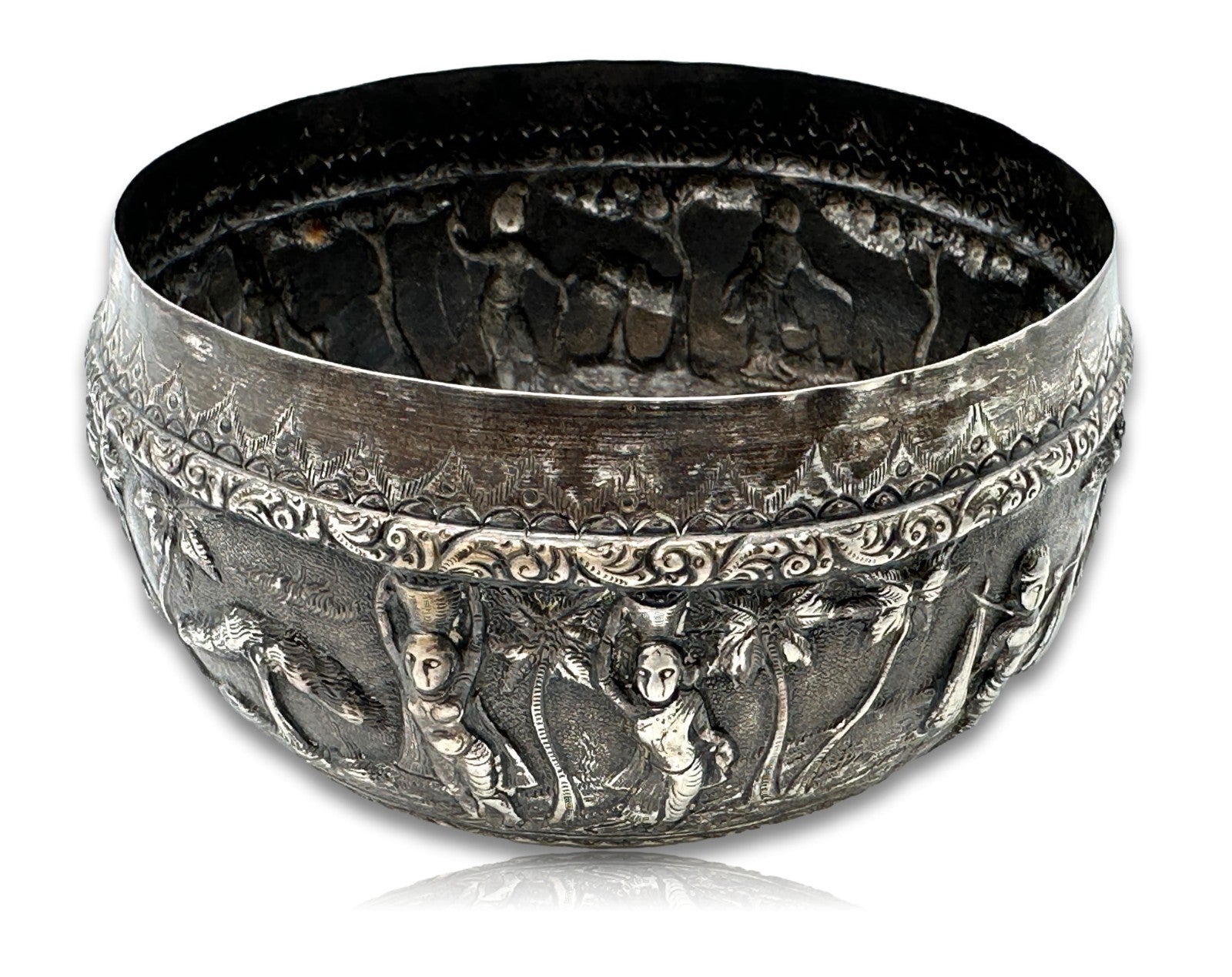 Silberschale mit figürlichem Hochreliefdekor – Südostasien - ca. 1900/30 - Burma0