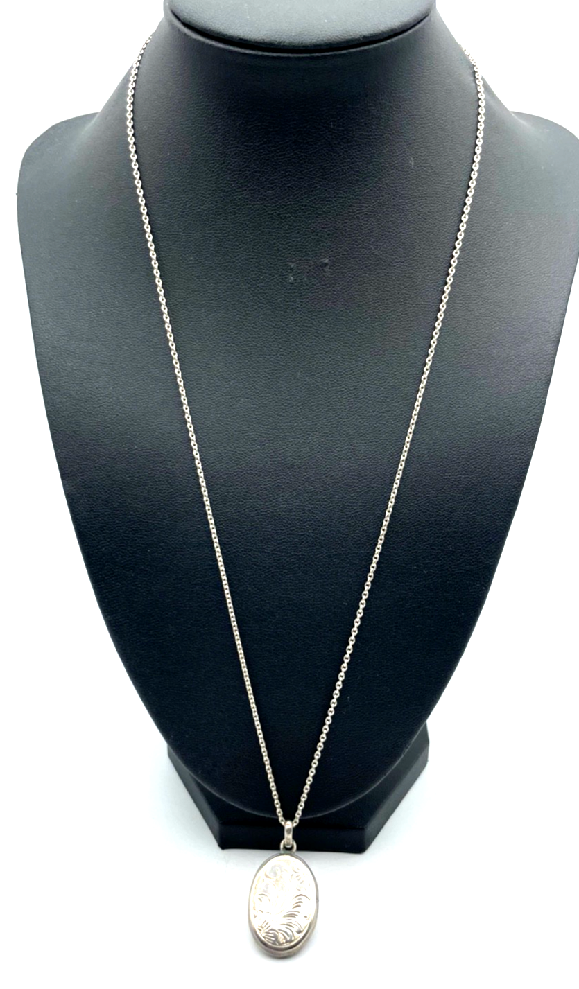 Vintage 925 Silber Medaillon + 56cm Sterling Gliederkette top gepflegt ziseliert1