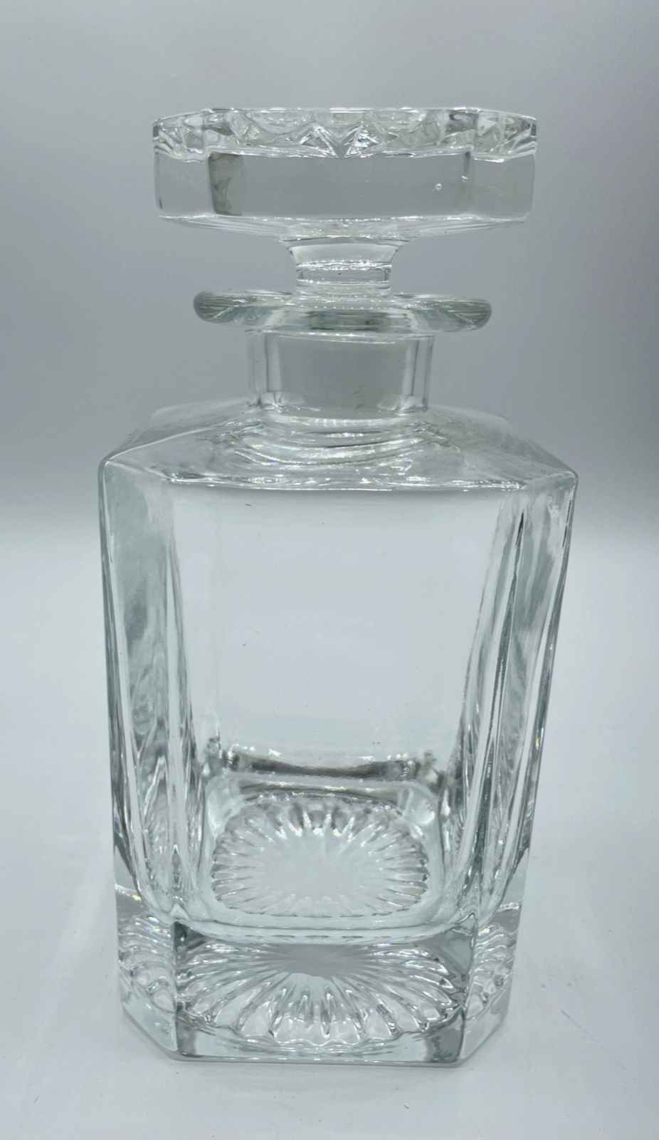 Vintage Whiskey Karaffe Glaskaraffe mit Glasstöpsel H 21 cm B 10 cm gepflegt1