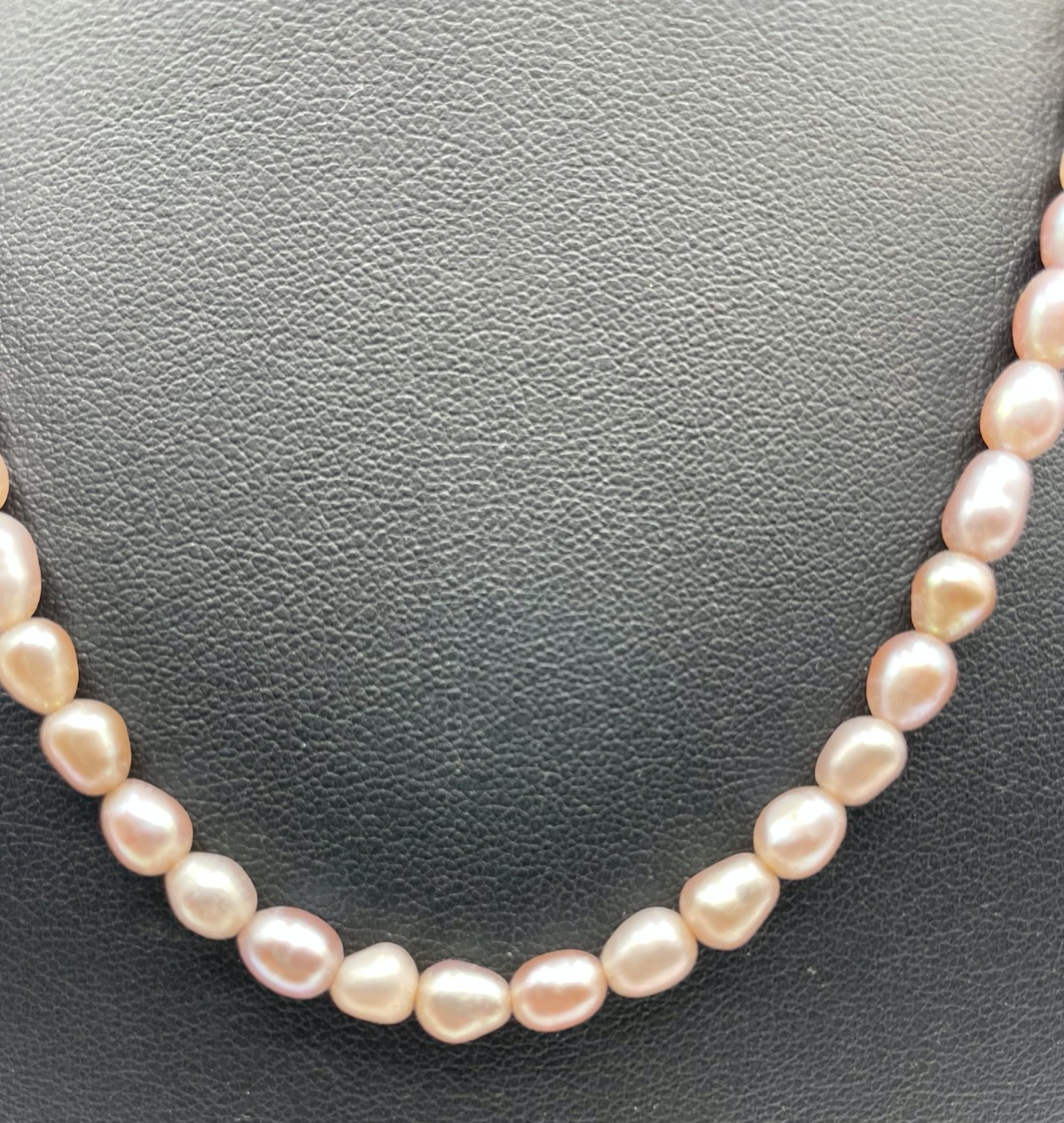 Zart Pastell Rosa SWZ Perlenkette 333 Gold Schliesse Juwelier 45 cm B 5 mm gepfl2