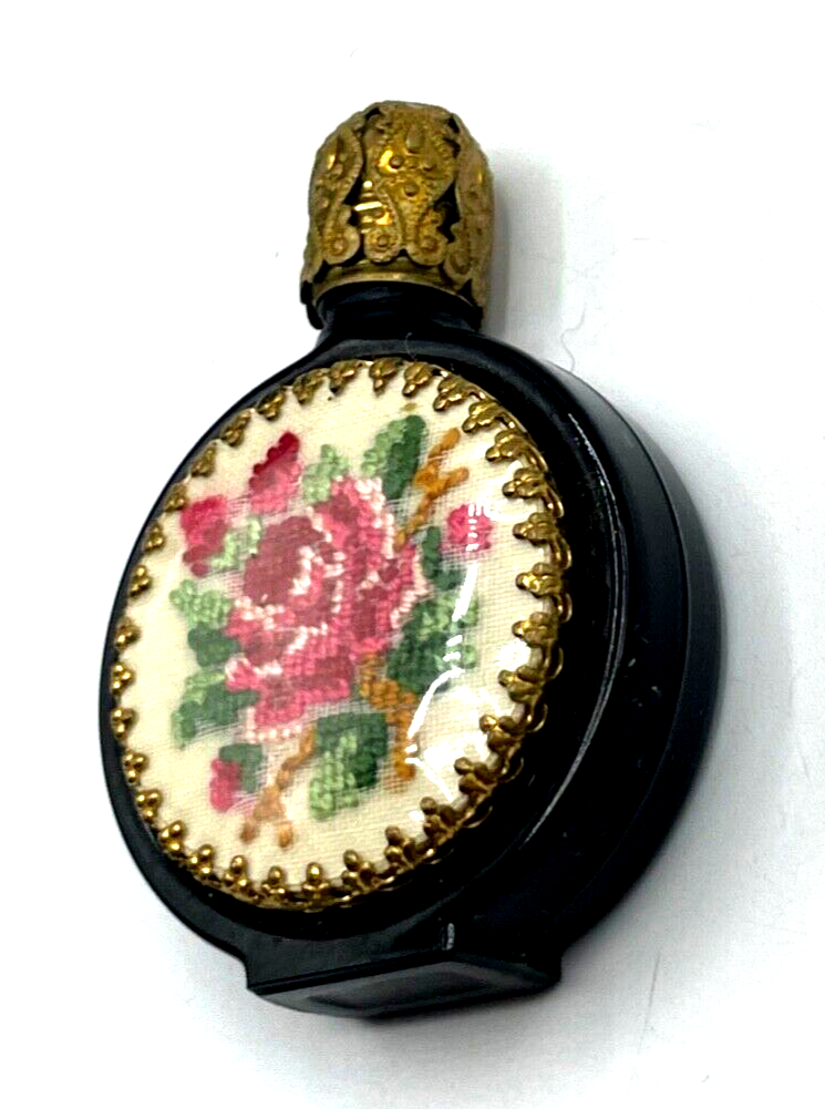 Vintage Parfüm Flakon Glas mit Petit Point Stickerei aus den 50erJ Handarbeit2
