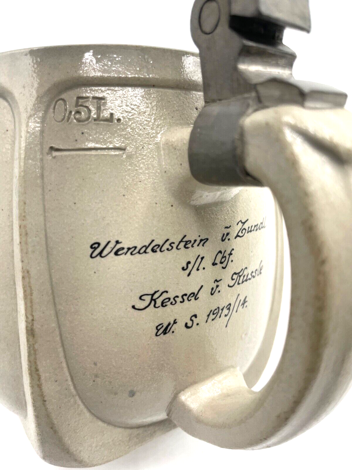 Antik Steinzeug Bierkrug Studentika Burschenschaft Herzÿnia sei's Panier! 0,5 L8