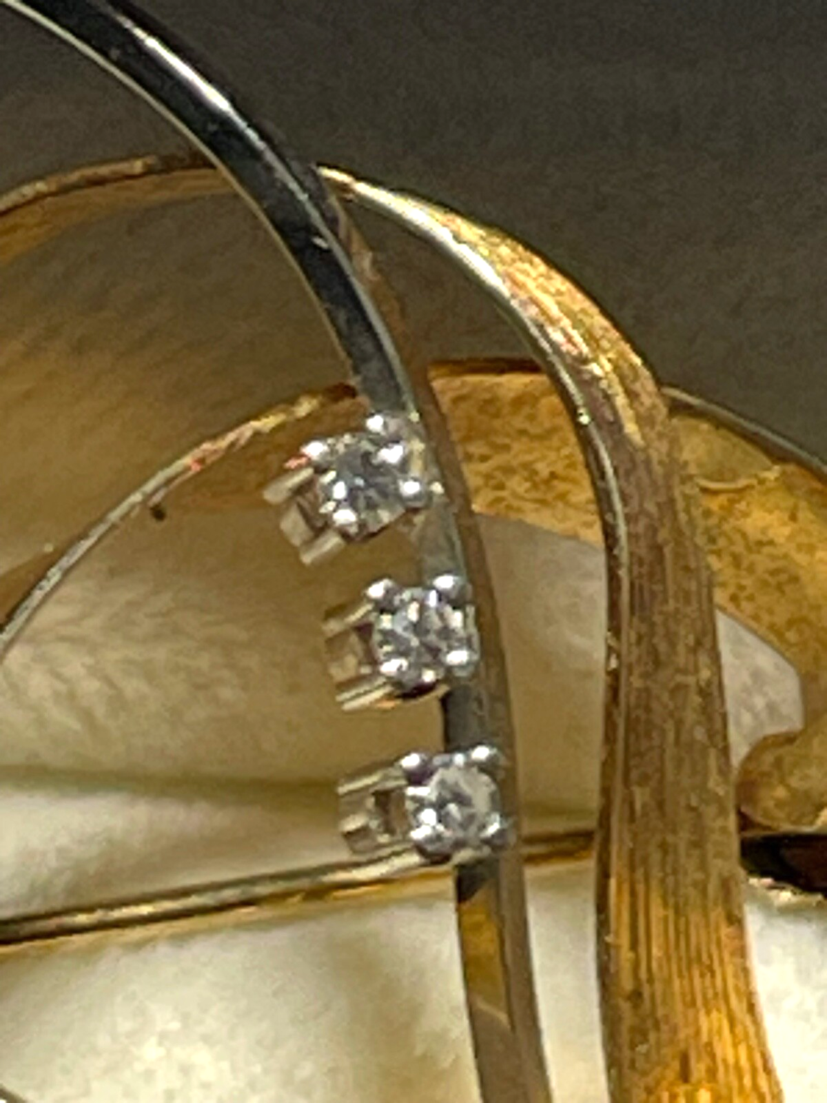 Elegante 585 Gold 14 K Gold Brosche Anstecknadel 3 x Diamant 4,54 Gr. Juwelier5