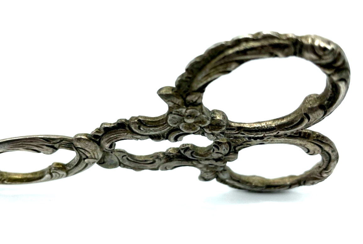 Antik 800 Silber breite Gebäckzange Vorleger Durchbruch Rosen Dekor 72 Gr.2