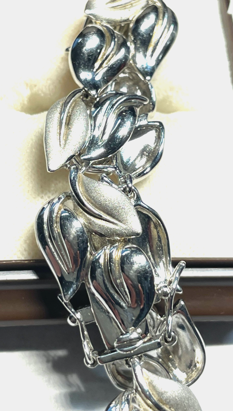 Neuwertiges Armband 925 Sterling Silber Blätter Dekor L 22 cm B 13 mm5