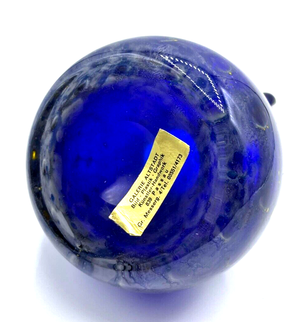 Kunsthandwerk dekorativ Kunstglas Vase blau Einschmelzungen Handarbeit H 11 cm6