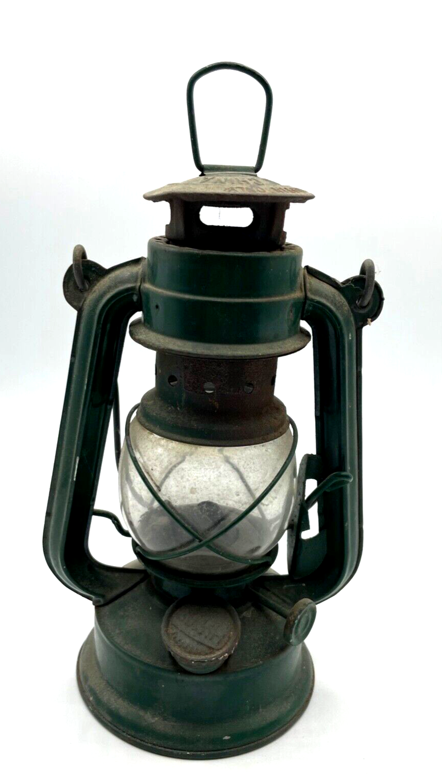 Antik kl.  grüne Petroleum Paraffin Lampe seltene Größe Guang Zhou China H 22,50