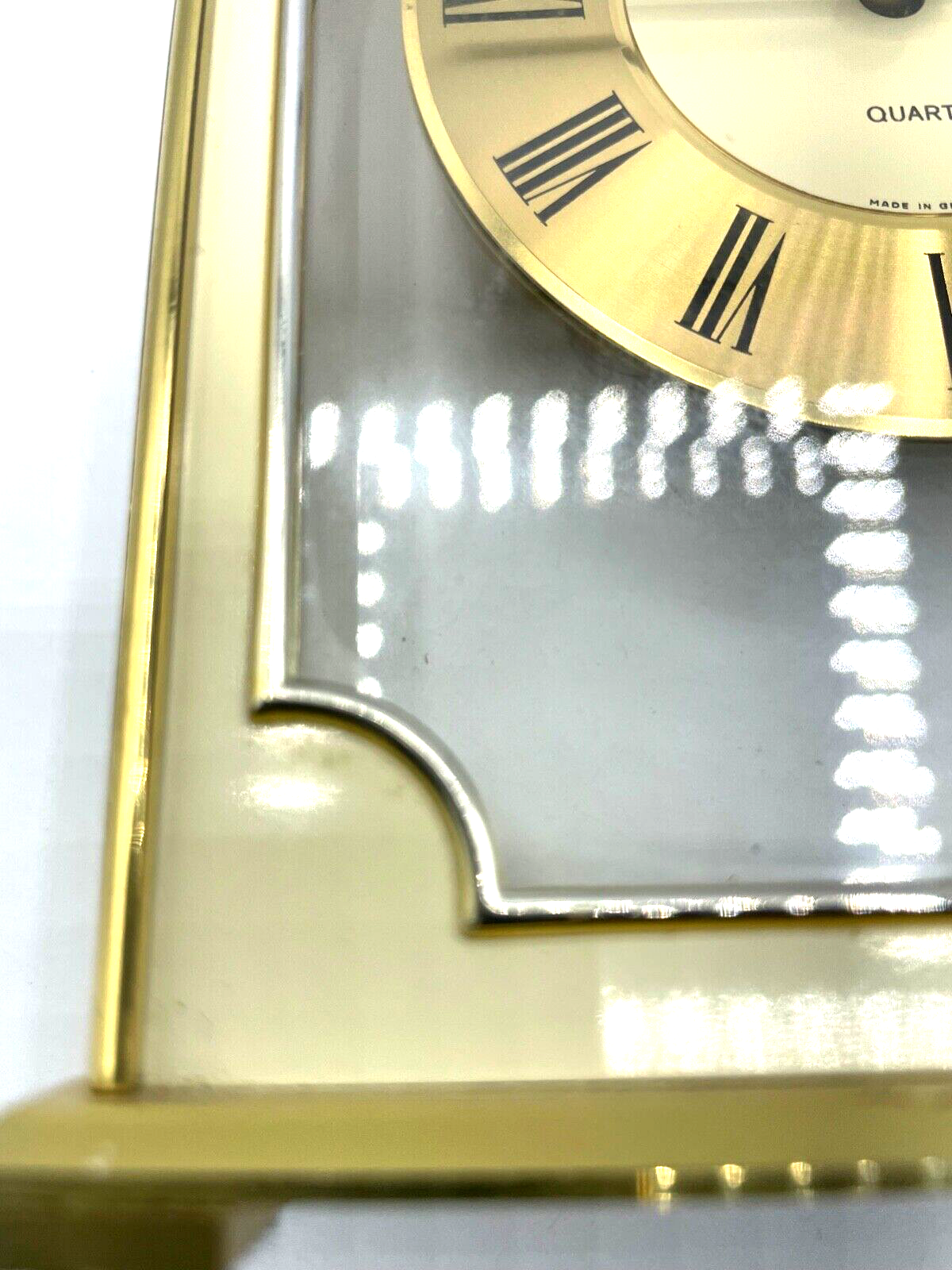 Vintage formschöne Kienzle Tischuhr Messing Gehäuse + Emaille Quartz Werk läuft8