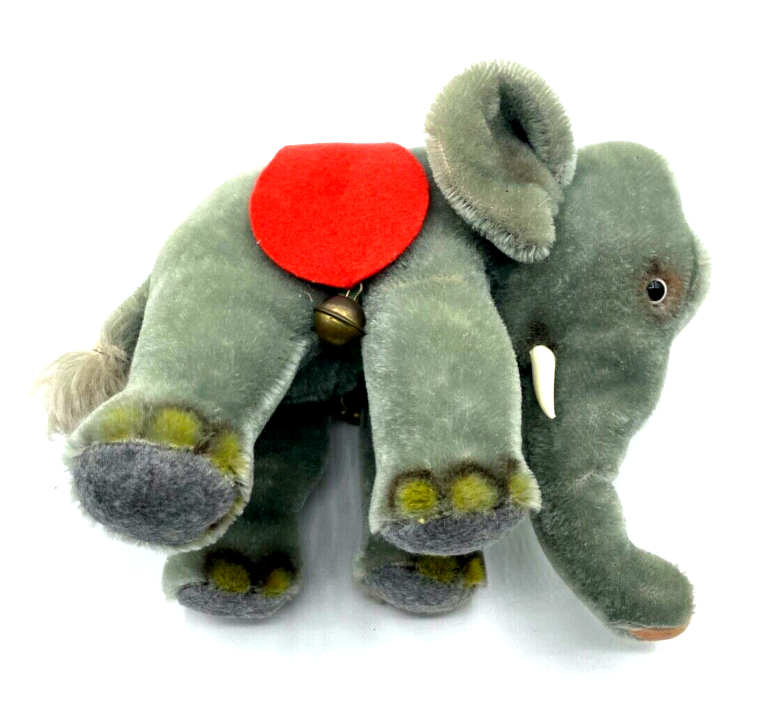 Großer Steiff Elefant Zirkuselefant mit Sattel Knopf Glöckchen H 16 cm L 22 cm10