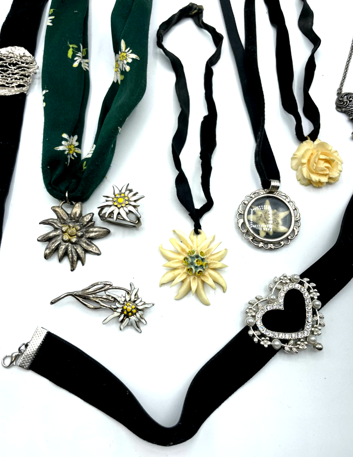 Konvolut antik + neu Wasen oder Wiesen Schmuck Dirndl Trachten Folklore Edelweiß4