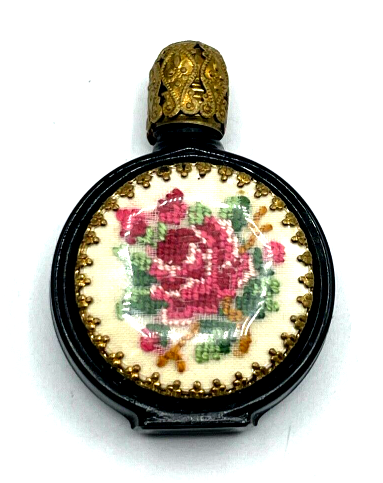 Vintage Parfüm Flakon Glas mit Petit Point Stickerei aus den 50erJ Handarbeit1