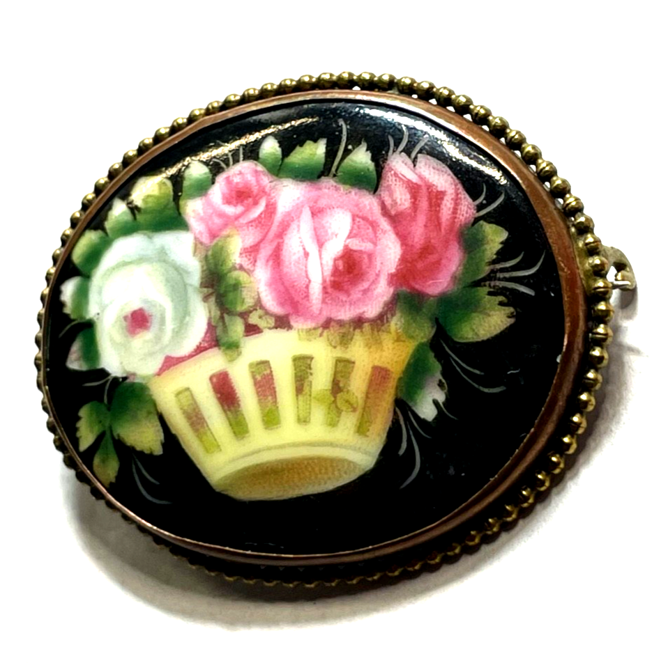 Antik Porzellan Brosche Rosen Motiv Handmalerei um 1900  sehr gepflegt 4,4 x 3,52