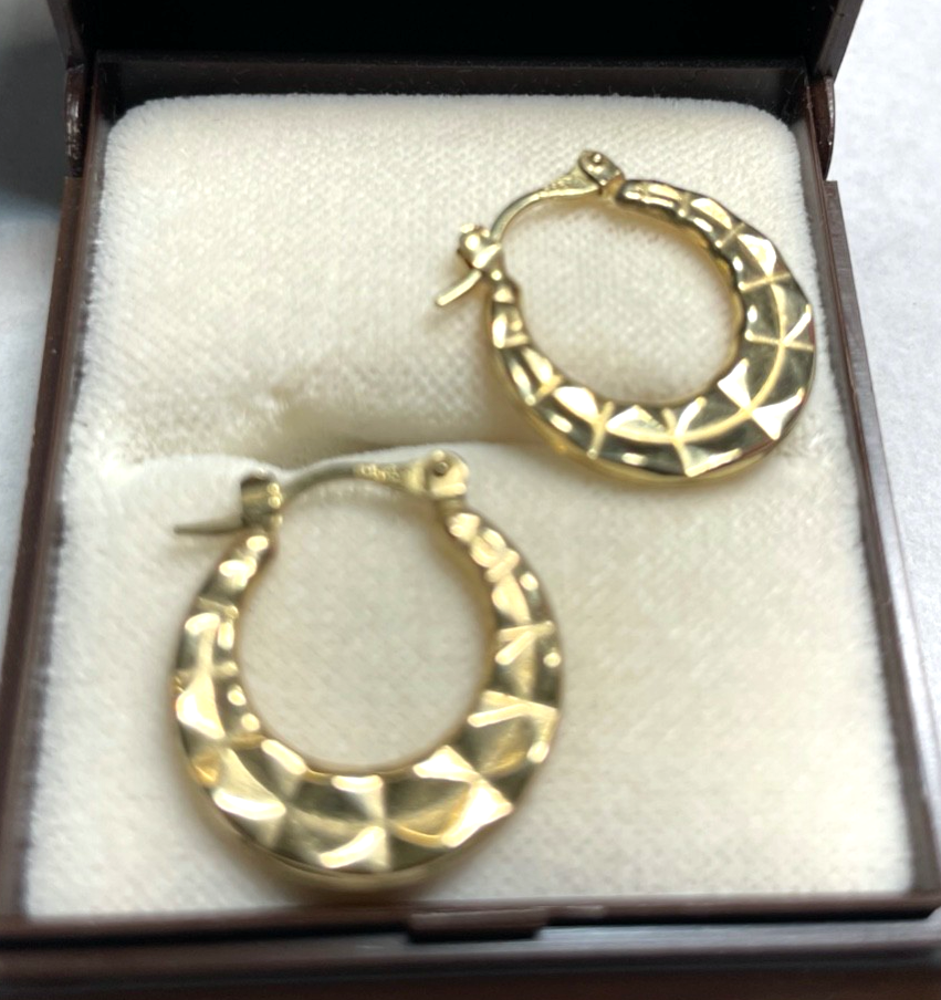 585 Gold 14 K Ohrringe Creolen Struktur Muster Ø 18 mm B 5 mm Juwelier gepflegt0