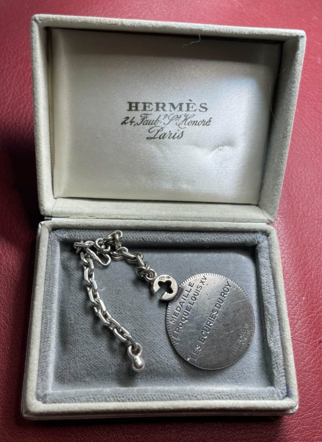 Antik Hermès Schlüsselanhänger Silber orig Schatulle Medaille Les Ecuries Du Roy8