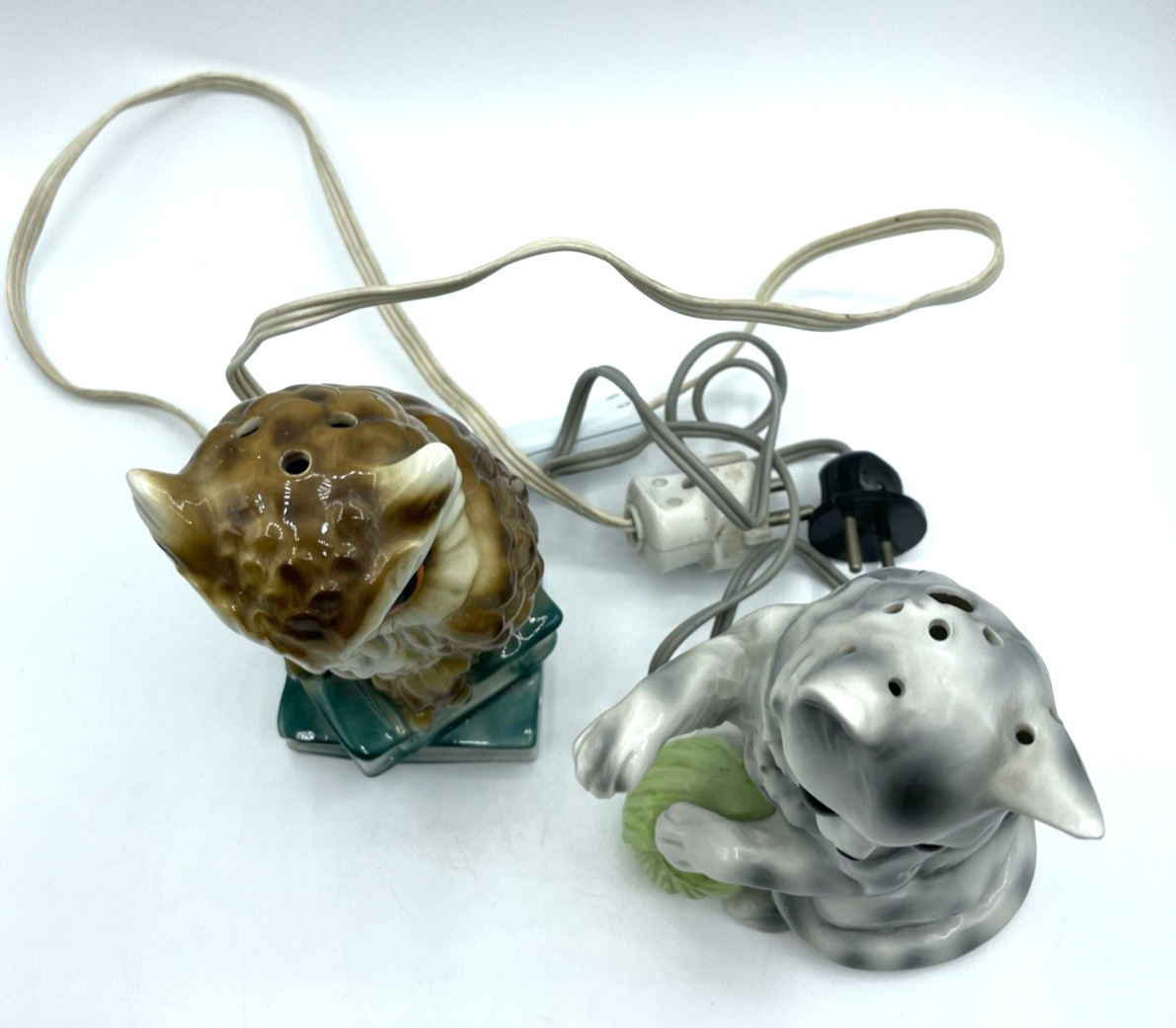 2 alte funktionierende Porzellan Rauchverzehrer Uhu Eule + Katze Duftlampe5
