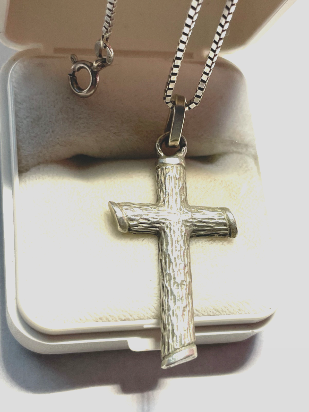 Vintage unisex Kreuz Anhänger 925 Silber an Venezianer Silberkette Baumstamm0