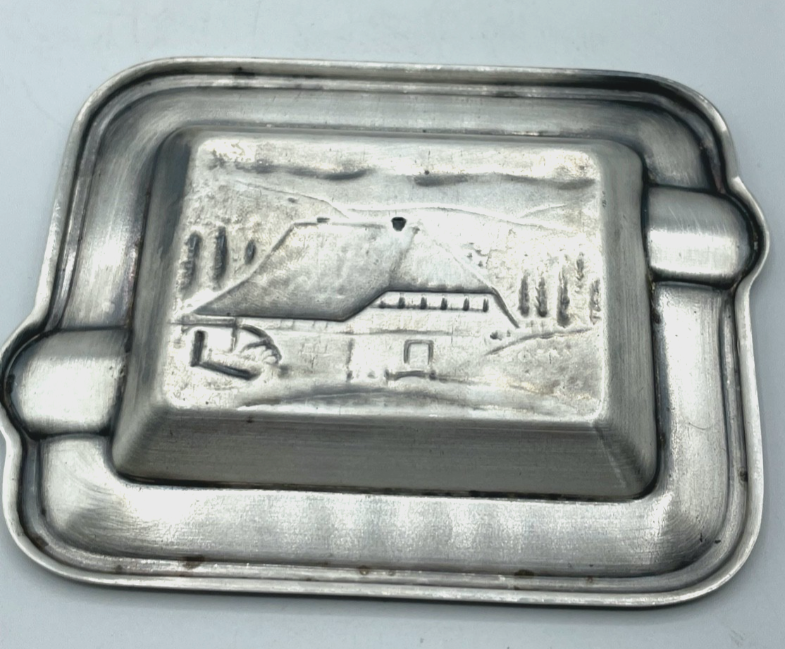 Aschenbecher Schwarzwaldhaus Schwarzwald Mühle Dekor versilbert L 12,5 B 10 cm5