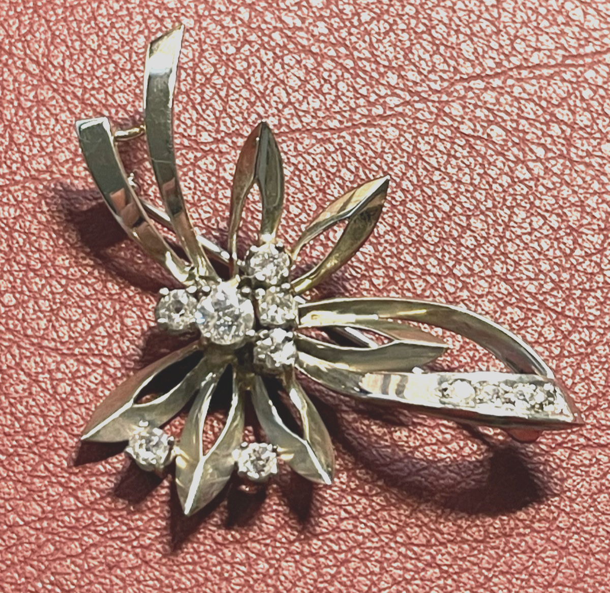 750 Gold Weißgold Brosche insgesamt über 1ct. Brillanten 11 Stück Juwelier Qual.3