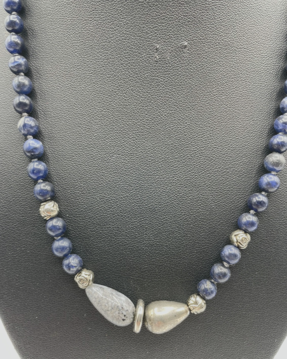 Bezaubernde Lapislazuli Kugelkette Collier L 46 cm Ø 6 mm sehr gepflegt2