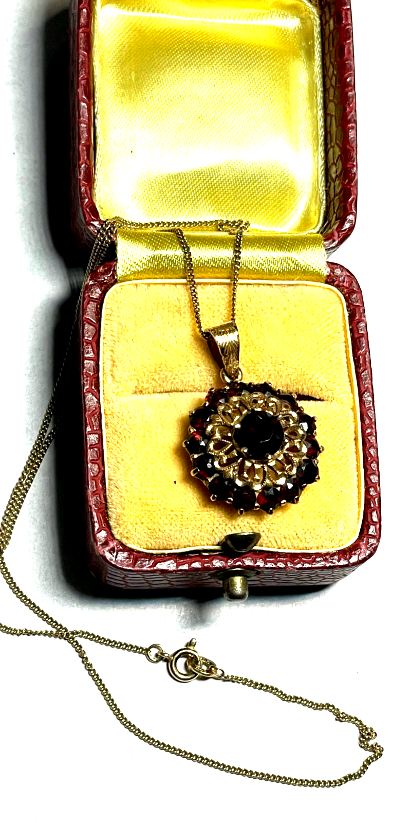 585 Gold antiker Granat Anhänger an 45 cm Panzerkette 14 K Gelbgold satte Farbe0