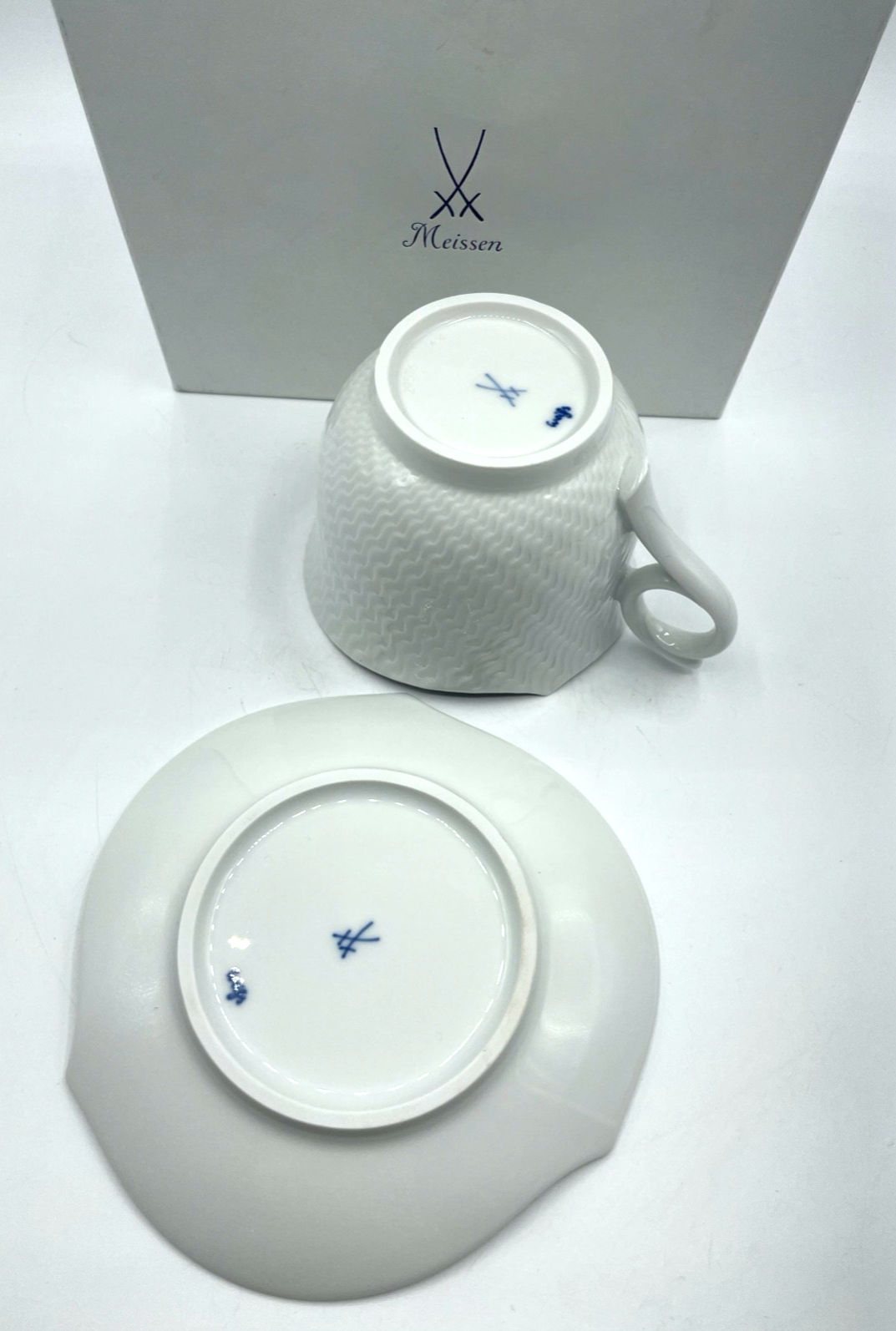 Meissen Porzellan Dekor Wellenspiel gr. Tasse + Untertasse orig. Karton I. Wahl4